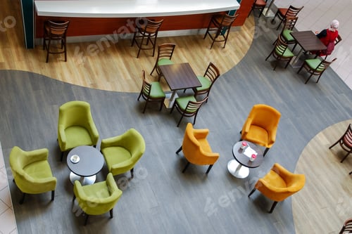 Preview: Empty cafeteria at shopping center