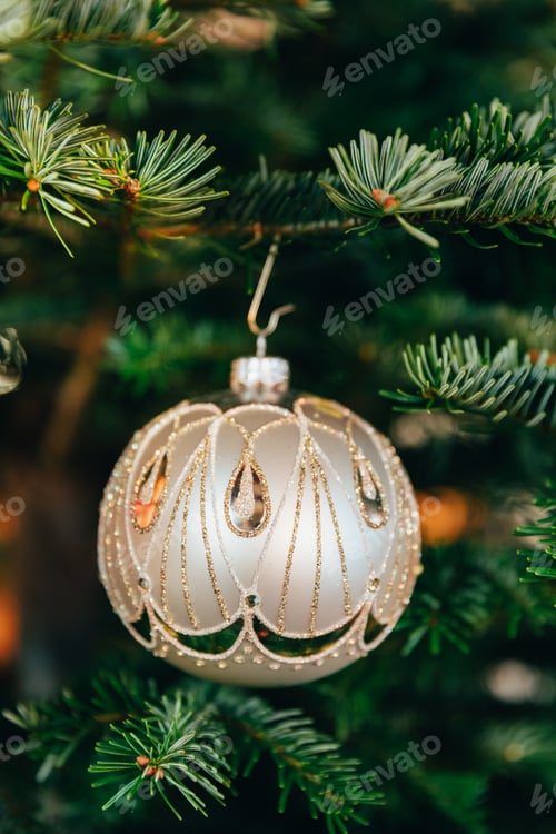Preview: Close up of white christmas tree ball