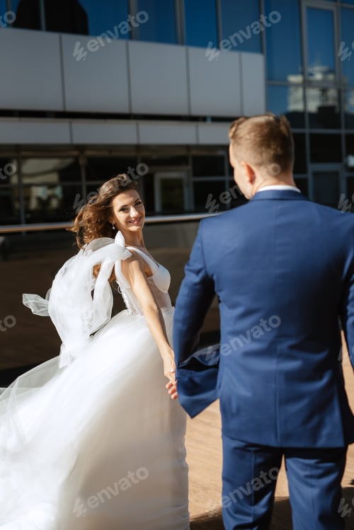 Preview: bride and groom first meeting on the roof of skyscraper