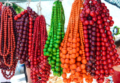 Preview: Sale of beautiful colorful women's jewelry made of wooden beads