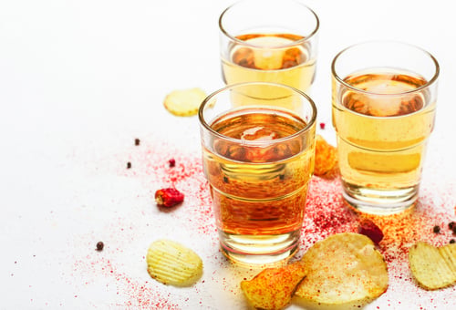 Preview: Light beer in glasses and potato chips