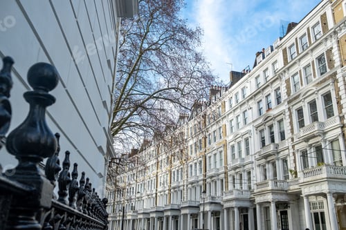 Preview: Beautiful white building in Kensington, London, UK
