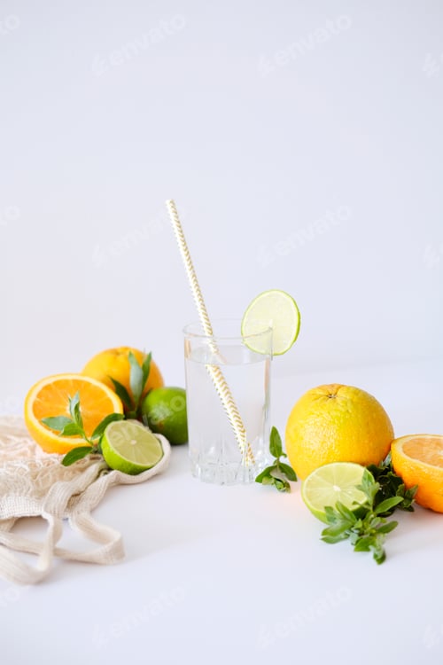 Preview: Fresh Citrus Fruit with Glass of Refreshing Drink
