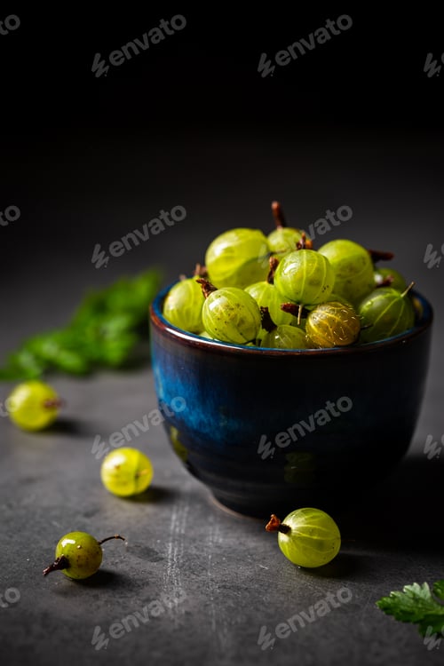 Preview: berries of green gooseberry