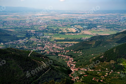 Preview: Mountain landscape from the road of Monte Serra, Tuscany