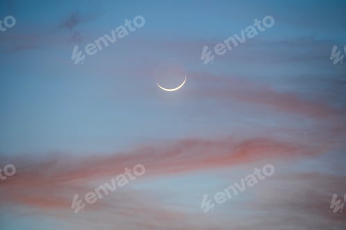 Preview: Crescent Moon during sunrise on Sunday 16 July 2023