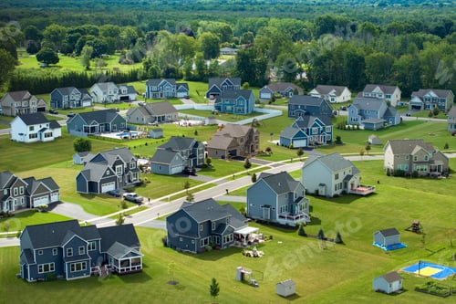 Preview: Low-density two story private homes with large lot size