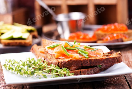 Preview: bread with salmon