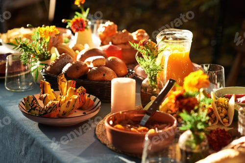 Preview: Holiday dinner on the table