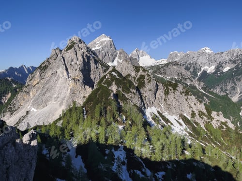 Preview: A summer hike in the high mountains