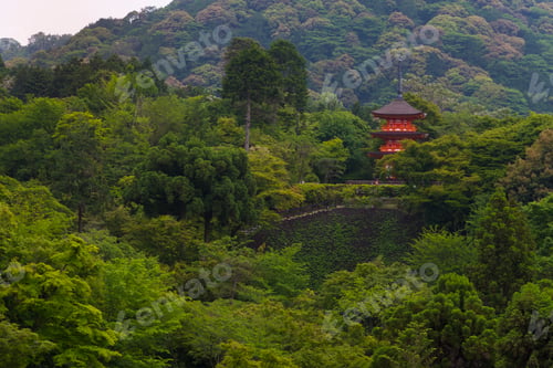 Preview: Three-storied pagoda at Taisan-ji Temple nearby Kiyomizu-dera Temple in Kyoto