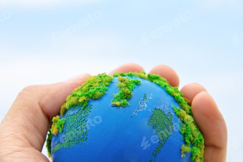 Preview: Earth in Hands