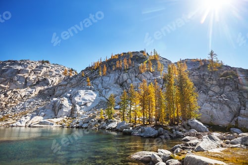 Preview: Alpine lake