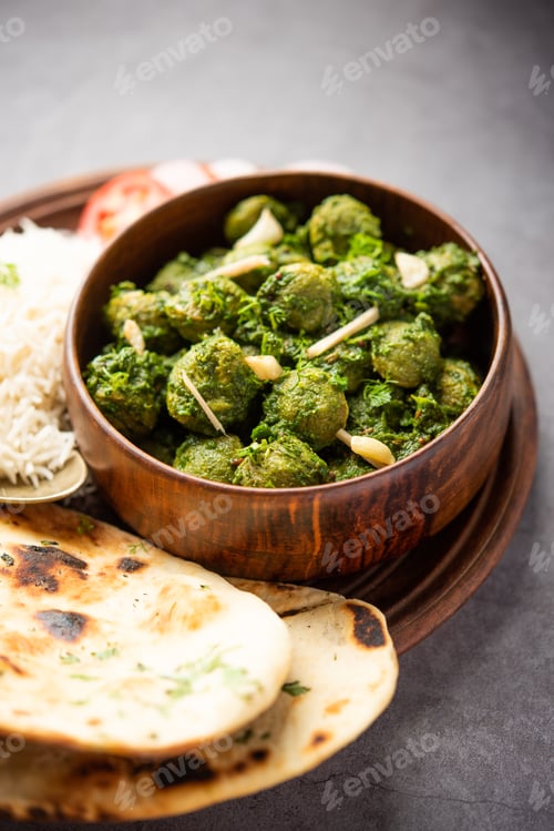 Preview: Soya Chunks Palak curry also known as Spinach Soyabean chunks sabzi or sabji, Healthy Indian food
