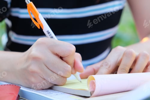 Preview: business women working at her desk ,working time