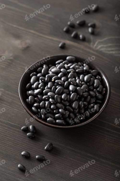 Preview: black turtle beans legumes in bow