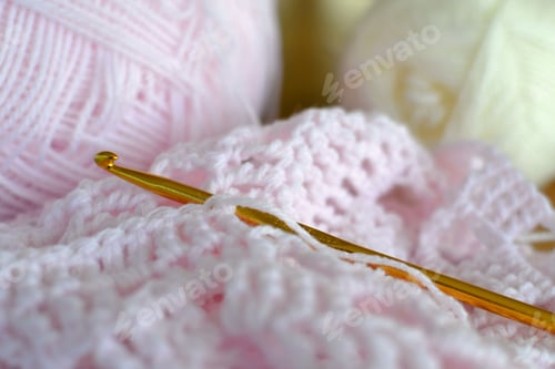 Preview: Crocheting a baby blanket with pastel pink yarn, crochet hook, hobby, hobbies, DIY
