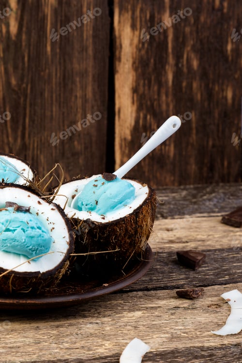 Preview: Blue ice cream in coconut bowl.