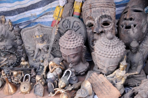 Preview: traditional handicrafts and Religious statues for selling on street, Kathmandu, Nepal.