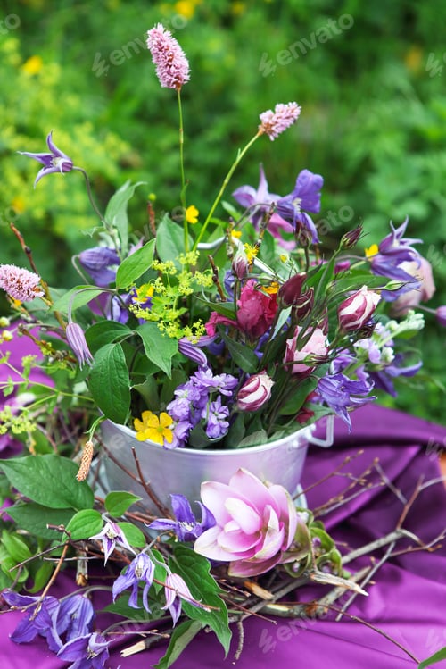Preview: Details on Wedding table, setting decorated