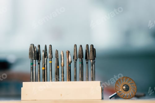 Preview: Grinding tools and drills for dental technicians