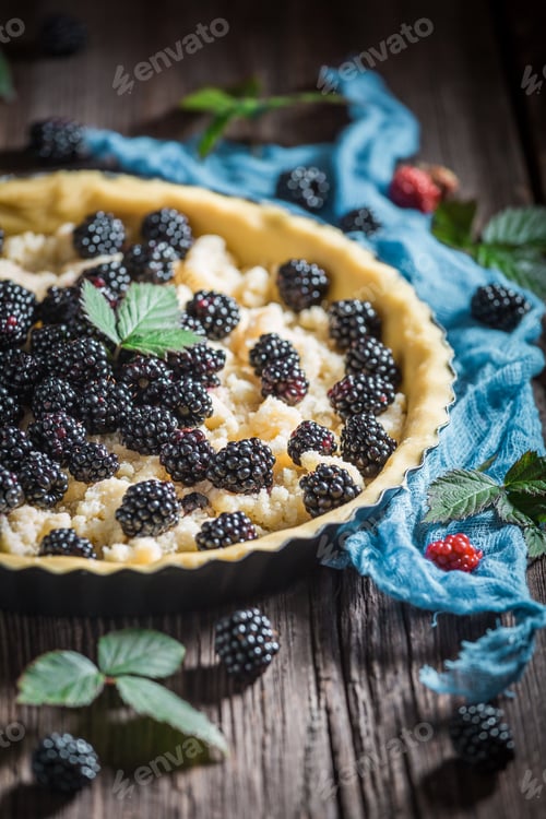 Preview: Homemade and rustic blackberry pie made of fresh fruits