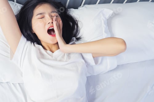 Preview: WOMAN SLEEP WAKE UP