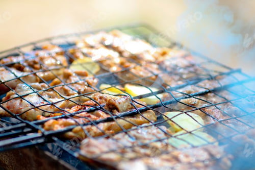 Vista previa: Roasted meat chicken grilled skewers, barbecue