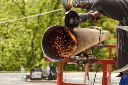 Preview: Cutting steel heavy industry by electric flex