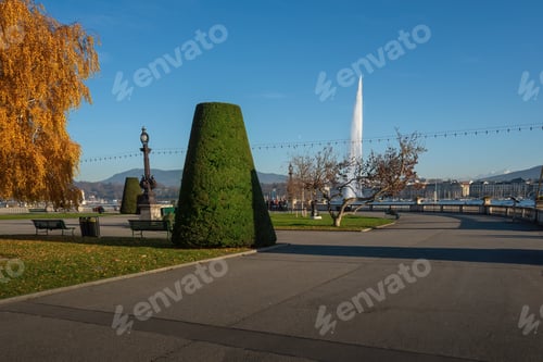 Preview: Rotonde du Mont-Blanc with Lake Geneva and Jet dEau - Geneva, Switzerland