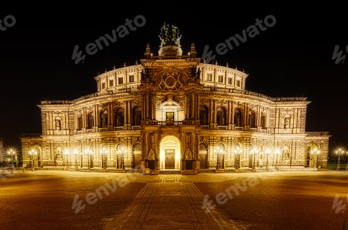 Preview: Illuminated Semperoper Opera House in Dresden