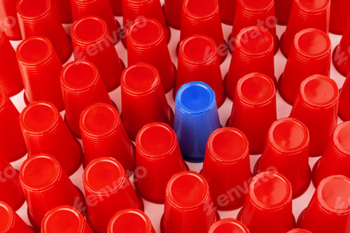 Preview: Large group of disposable plastic cups, red and blue
