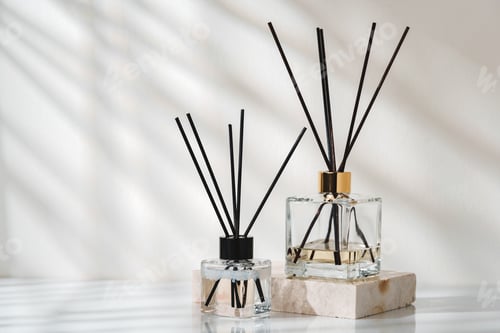 Preview: Elegant Aroma Diffusers on Marble Base in a Serene Indoor Setting