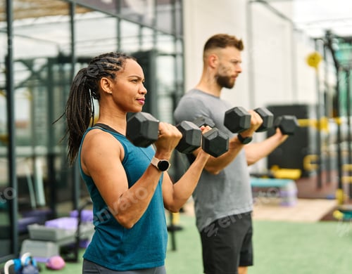 Preview: Young people exercising in the gym