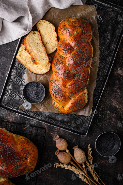 Preview: Traditional Jewish sabbath Challah bread