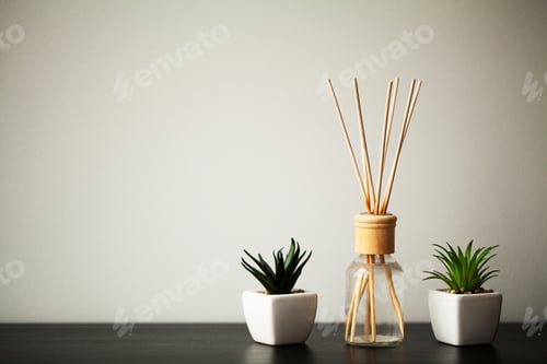 Preview: Interior items stand on a table in a bright room