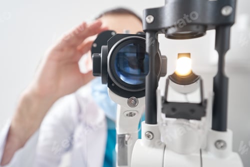 Preview: Ophthalmologist using medical equipment in the hospital