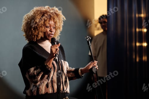 Preview: Young female presenter or comedian