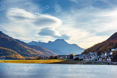 Preview: Picturesque view on autumn lake Silvaplana in Swiss Alps