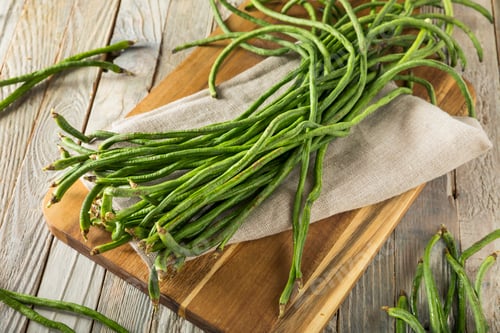 Preview: Raw Green Organic Chinese Long Beans