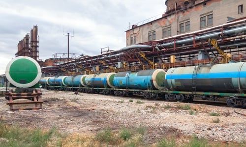 Preview: Filling chemicals railroad cars tanks on the plant