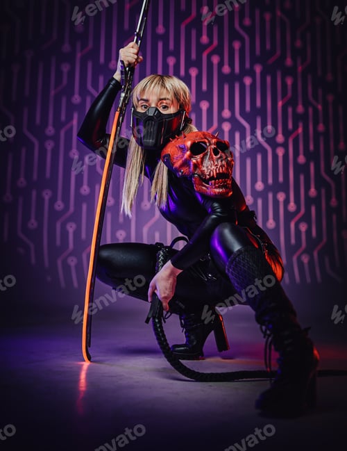 Preview: Young stylish woman with mask and sword