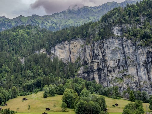 Preview: View of valley between Grimmelwald and Lauterbrunen, Switzerland