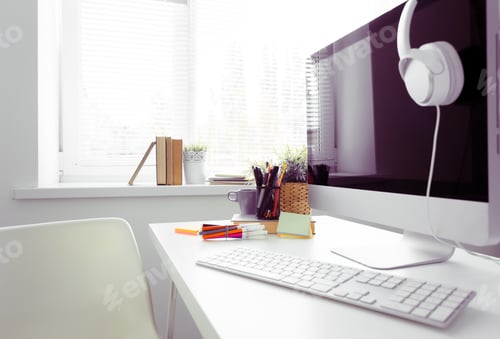 Preview: White office desk table