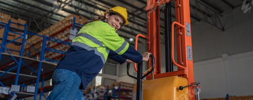 Preview: Warehouse worker working in warehouse storage.