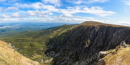 Preview: Panoramic view of Sniezne Kotly in Giant mountains
