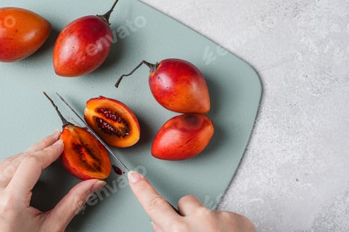 Preview: tamarillo fruit