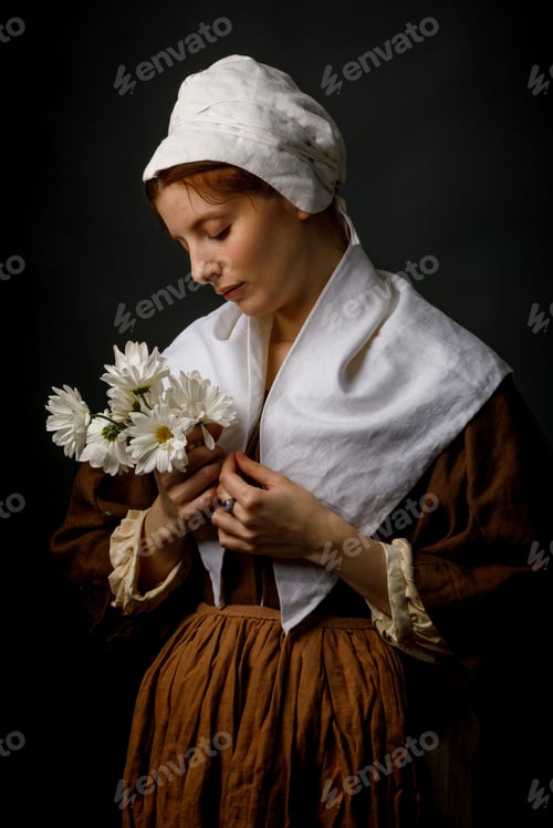 Preview: Medieval maid holding flowers