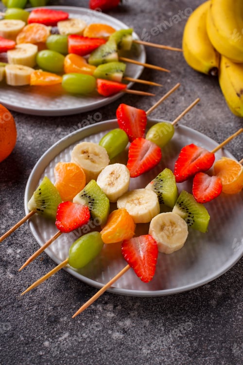 Preview: Fresh Fruit Skewers with Strawberries and Kiwis