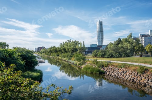 Preview: Malmo Skyline with canal and Turning Torso skyscraper building - Malmo, Sweden